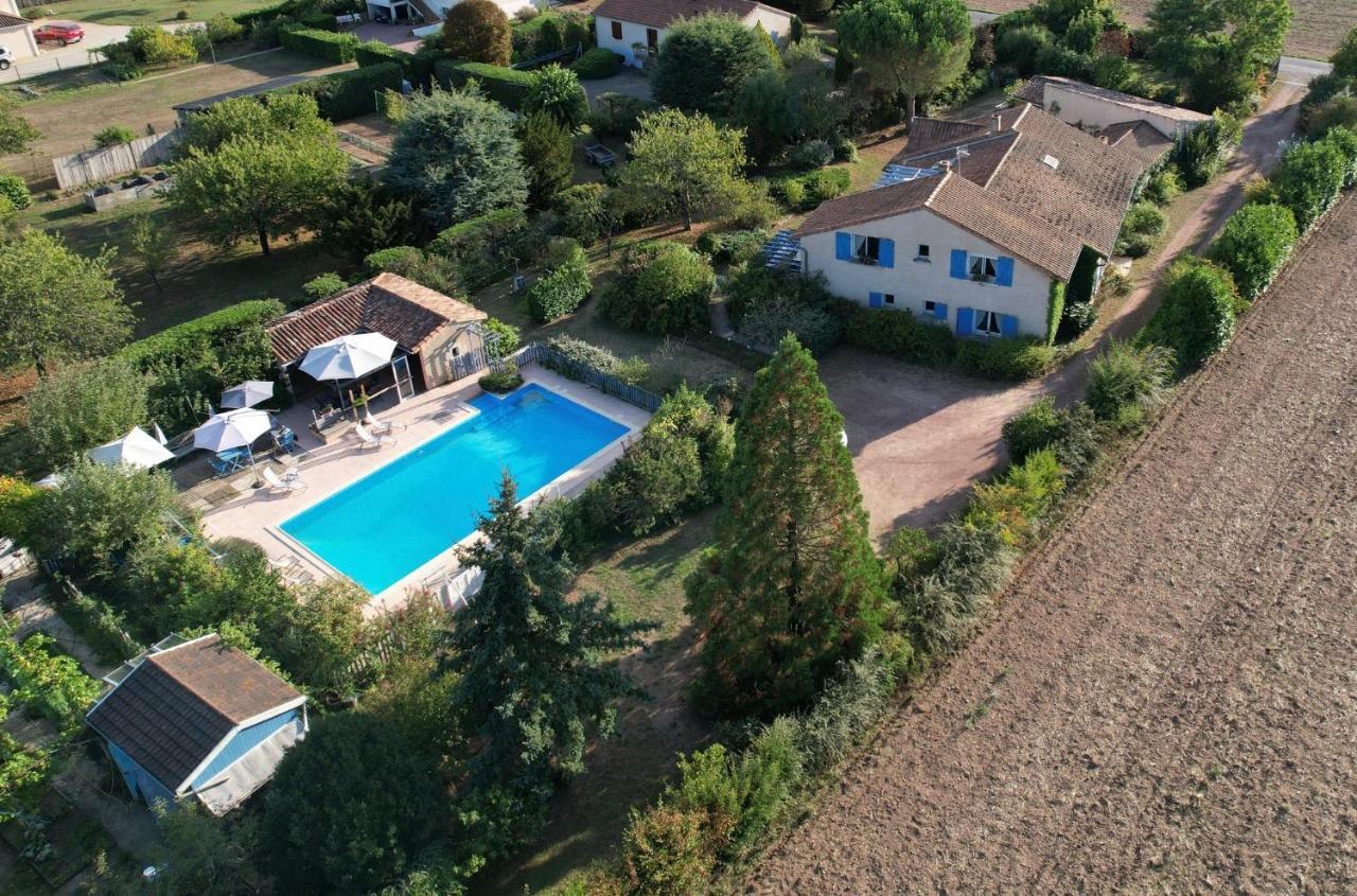 Bed and Breakfast Les Pierres Blanches Bonneuil-Matours Екстер'єр фото
